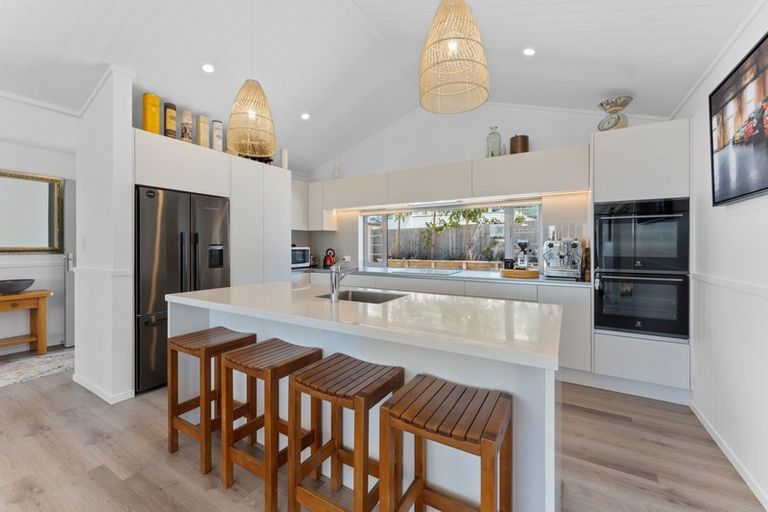 Photo of property in 55b Paynters Avenue, Strandon, New Plymouth, 4312