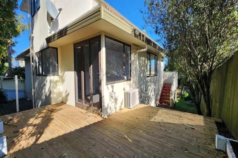 Photo of property in 2/3a Richards Avenue, Forrest Hill, Auckland, 0620