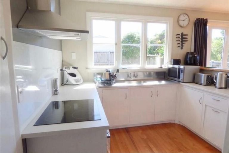 Photo of property in 1/9 Tarahua Road, Vogeltown, New Plymouth, 4310