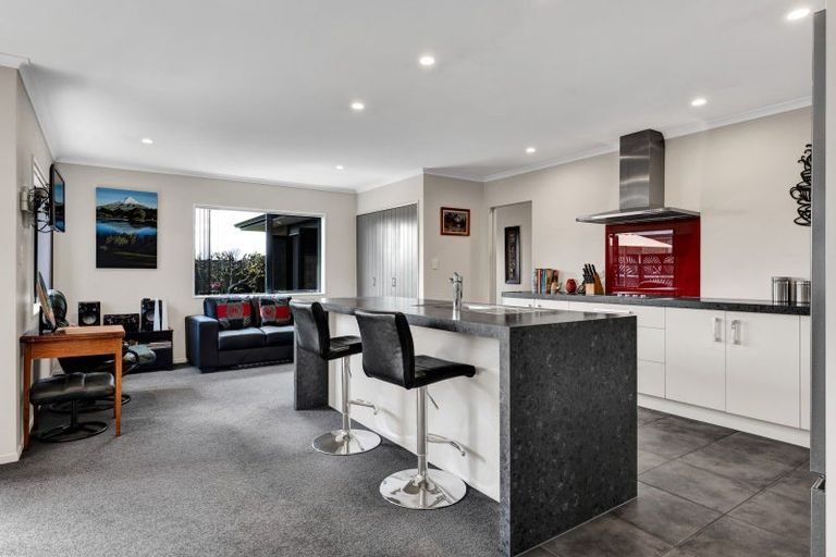 Photo of property in 38 Montague Grove, Stratford, 4332