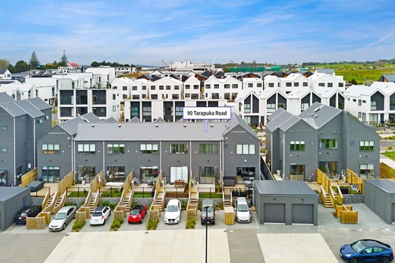 Photo of property in 90 Tarapuka Road, Westgate, Auckland, 0814