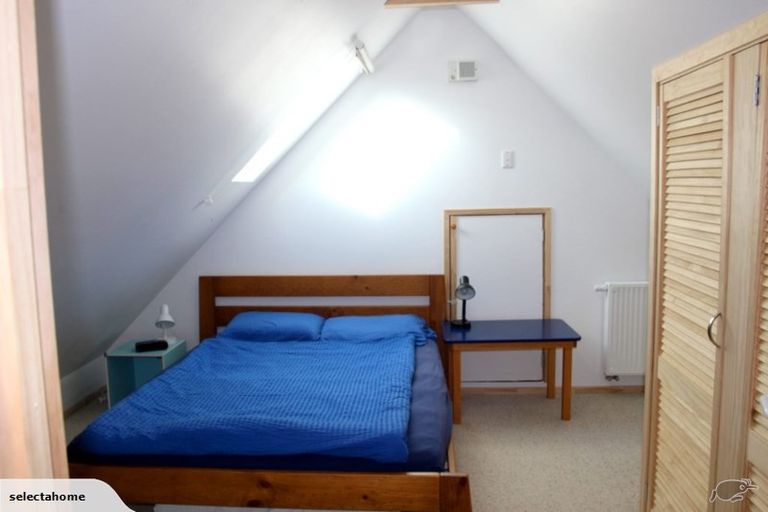 Photo of property in 12 Maire Street, Eastbourne, Lower Hutt, 5013