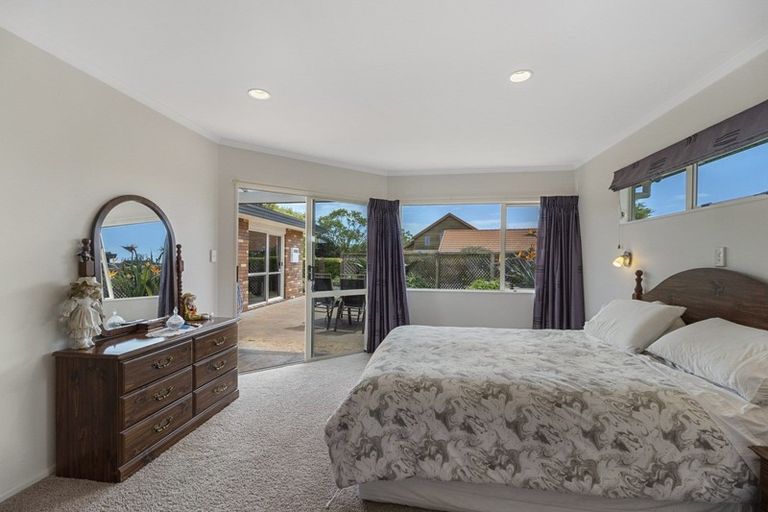 Photo of property in 17d Kinross Drive, Merrilands, New Plymouth, 4312