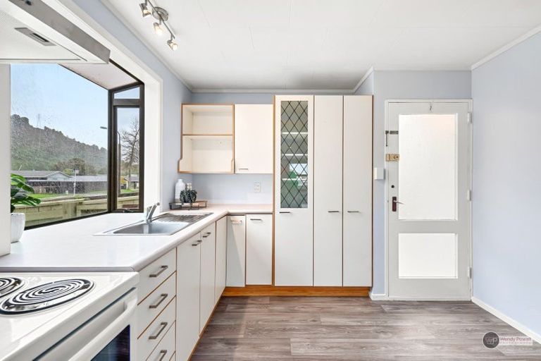 Photo of property in 68a Gemstone Drive, Birchville, Upper Hutt, 5018