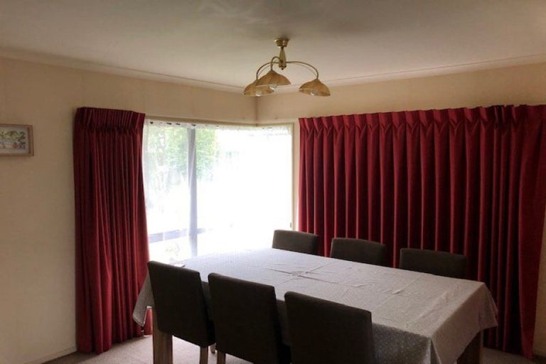 Photo of property in 64 Ruapehu Drive, Fitzherbert, Palmerston North, 4410