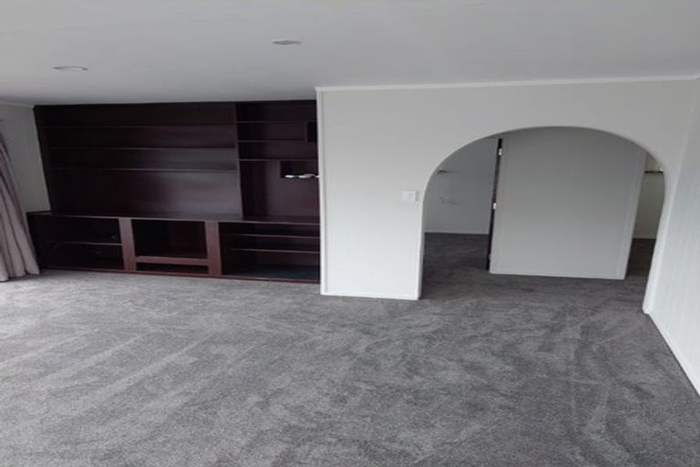 Photo of property in 1/41 Masterton Road, Rothesay Bay, Auckland, 0630