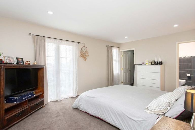 Photo of property in 9g Crohane Place, Addington, Christchurch, 8024