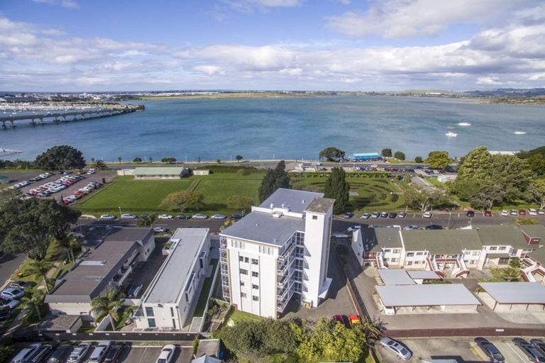 Photo of property in 3/22 Cliff Road, Tauranga, 3110