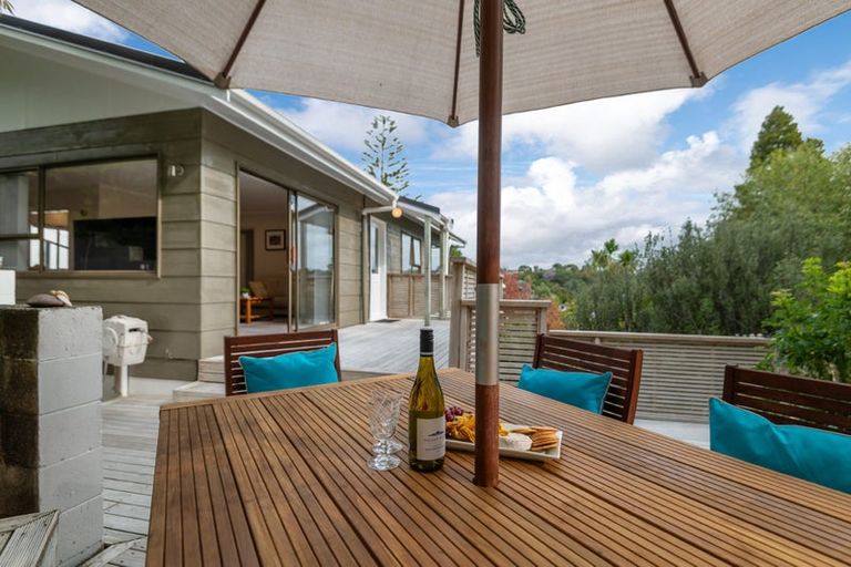 Photo of property in 2/13 Newstead Avenue, Browns Bay, Auckland, 0632