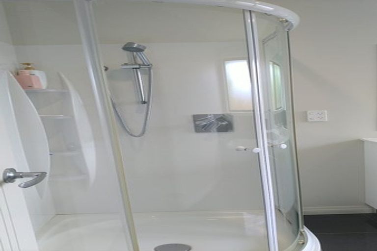 Photo of property in 32a Laurie Avenue, Papakura, 2110