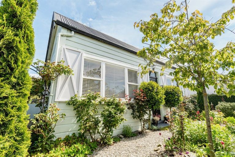 Photo of property in 7 Moore Street, Milton, 9220