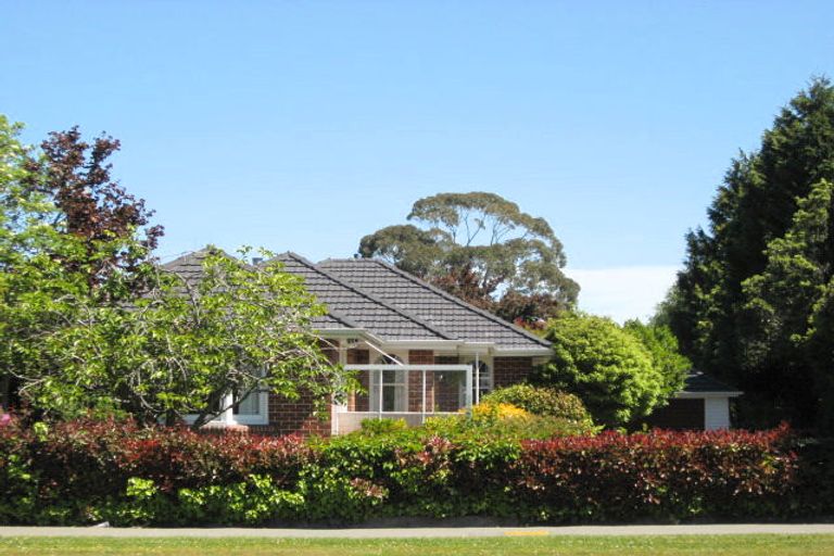 Photo of property in 165 Memorial Avenue, Burnside, Christchurch, 8053