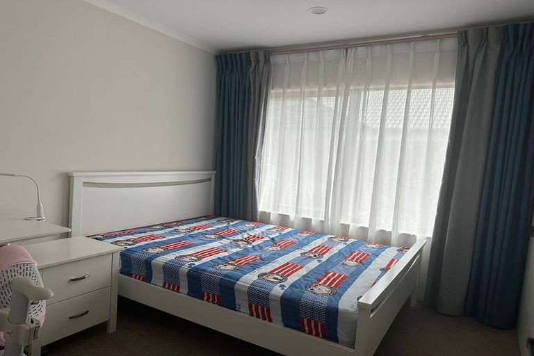 Photo of property in 59 Frank Nobilo Drive, Golflands, Auckland, 2013