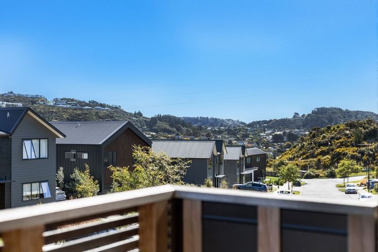 Photo of property in 25 Holystone Road, Whitby, Porirua, 5024