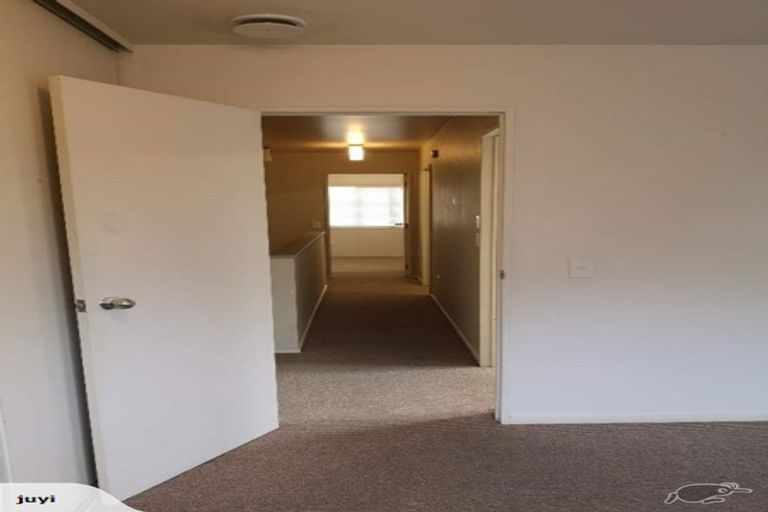 Photo of property in 1/6 John Jennings Drive, Oteha, Auckland, 0632