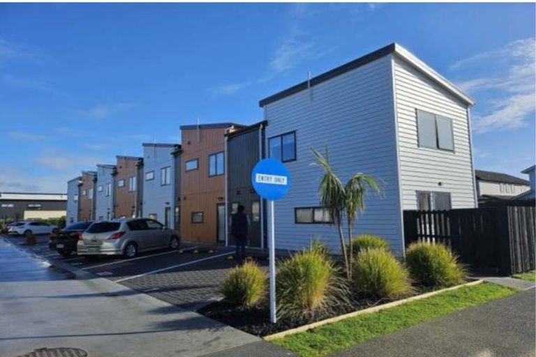 Photo of property in 2 Camp X Place, Whenuapai, Auckland, 0618