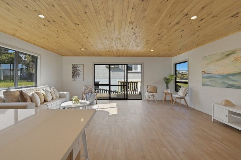 Photo of property in 94a Harbour View Road, Omokoroa, 3114