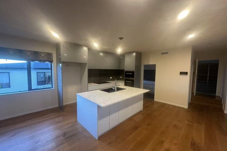 Photo of property in 86 Fairview Avenue, Fairview Heights, Auckland, 0632