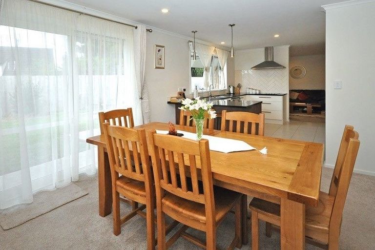 Photo of property in 6 Rohea Place, Opaheke, Papakura, 2113