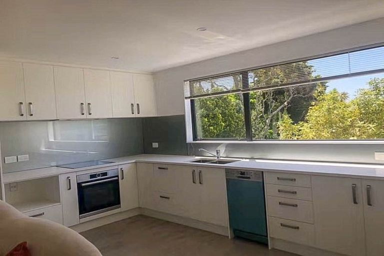 Photo of property in 2/147 Kowhai Road, Mairangi Bay, Auckland, 0630