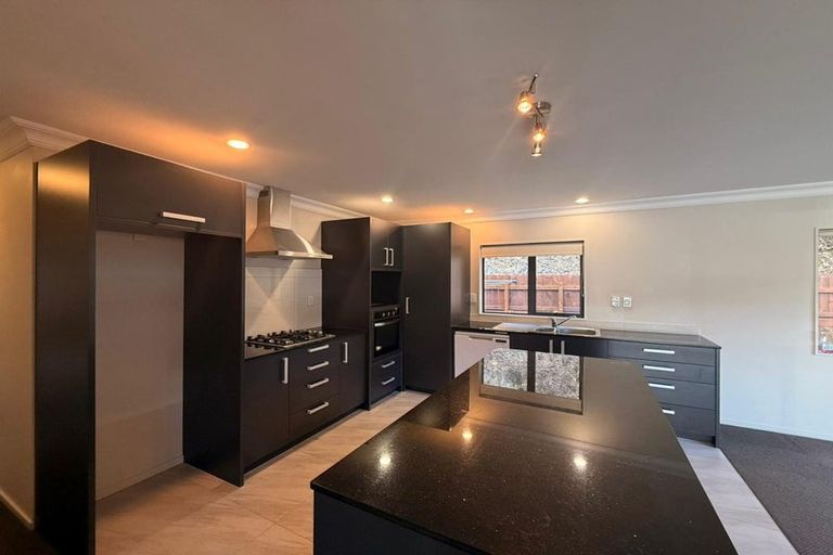 Photo of property in 26 Aragon Grove, Kingsley Heights, Upper Hutt, 5018