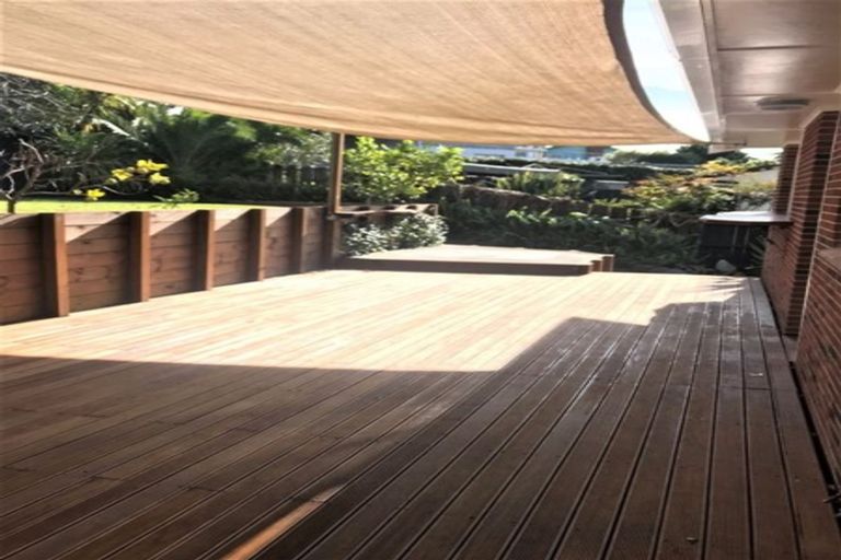 Photo of property in 19 Hartley Terrace, Massey, Auckland, 0614