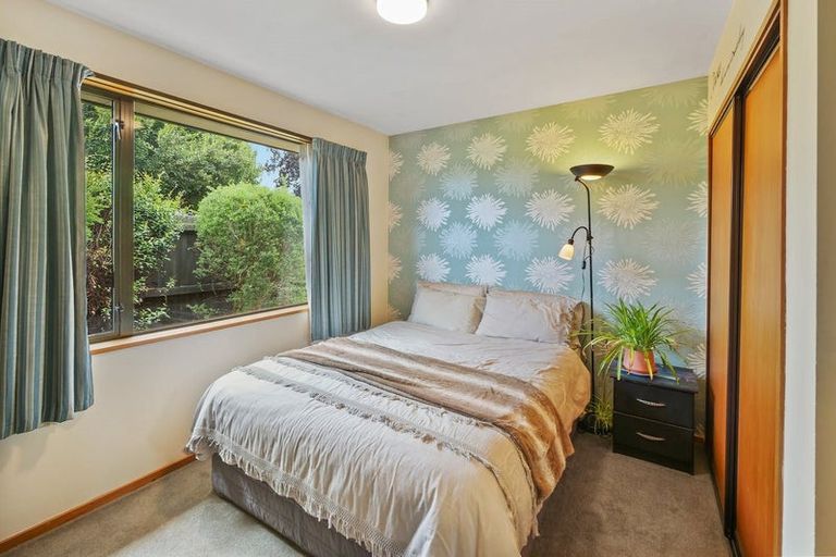 Photo of property in 2/113 Avonhead Road, Avonhead, Christchurch, 8042