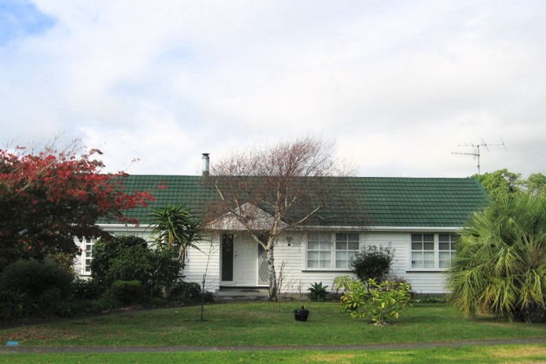 Photo of property in 16 Nimmo Avenue, Waikanae, 5036