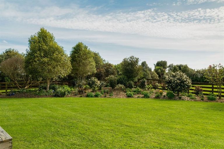 Photo of property in 13 Pukematawai Lane, Levin, 5571