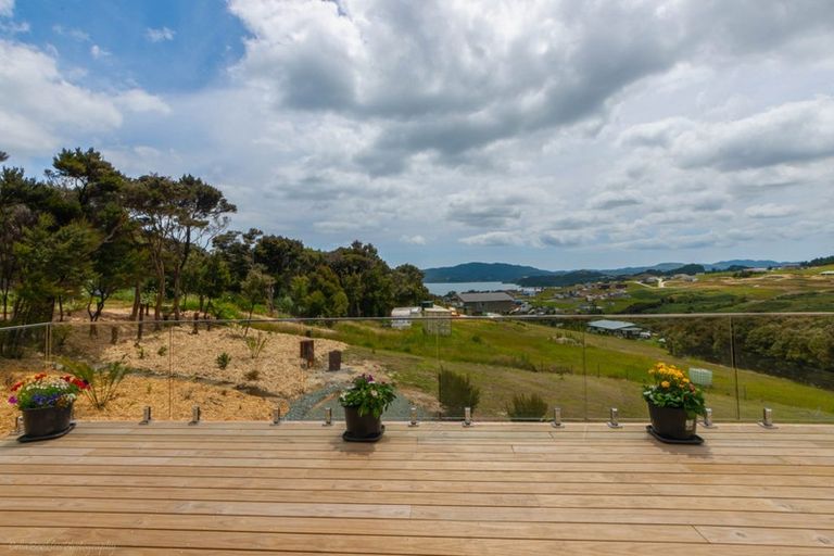 Photo of property in 1 Pekama Drive, Cable Bay, 0420