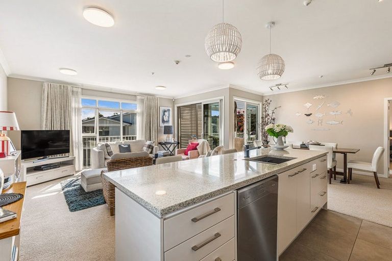 Photo of property in 118 Eaves Bush Parade, Orewa, 0931