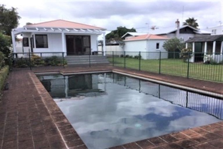 Photo of property in 381 Devonport Road, Tauranga South, Tauranga, 3112