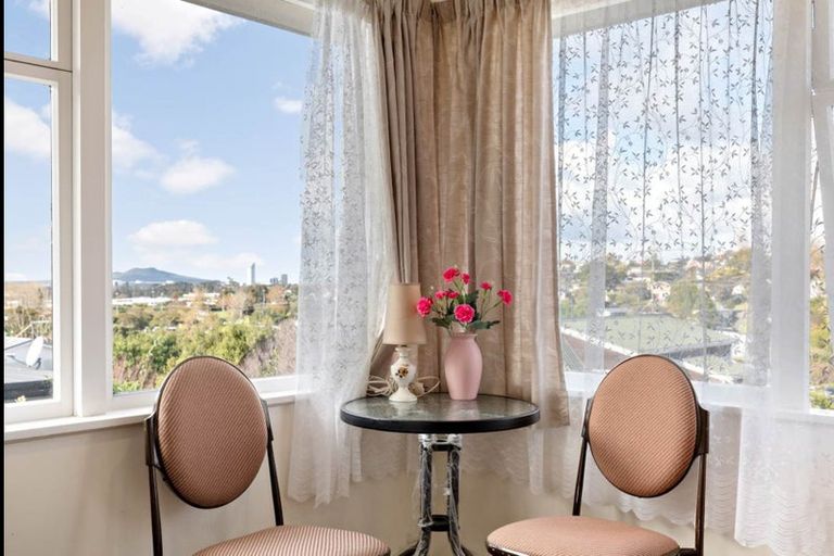 Photo of property in 1/14 Chequers Avenue, Glenfield, Auckland, 0629