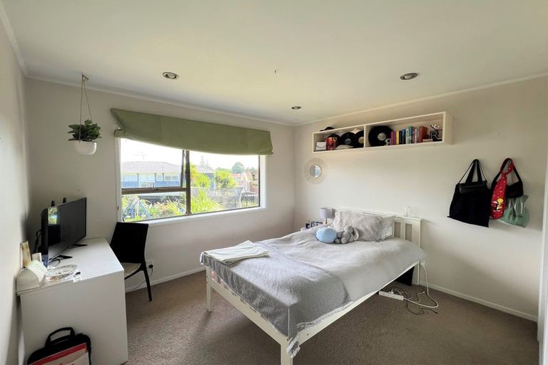 Photo of property in 10 Rene Place, Sunnyhills, Auckland, 2010