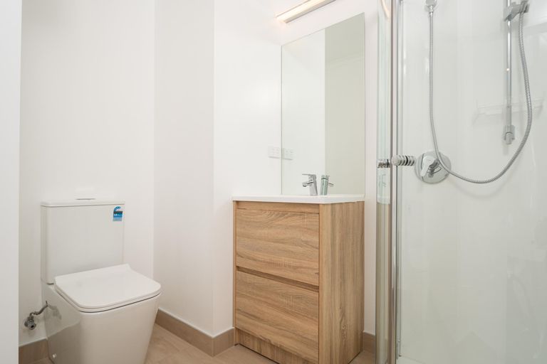 Photo of property in 2/65 College Road, Northcote, Auckland, 0627