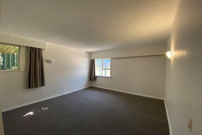 Photo of property in 39 Pirie Crescent, Moera, Lower Hutt, 5010