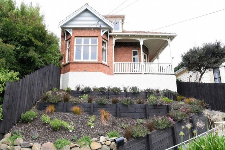 Photo of property in 10 Saint Heliers Court, Clyde Hill, Dunedin, 9011