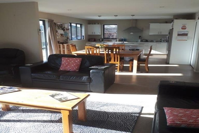 Photo of property in 8 Wattle Lane, Rangiora, 7400