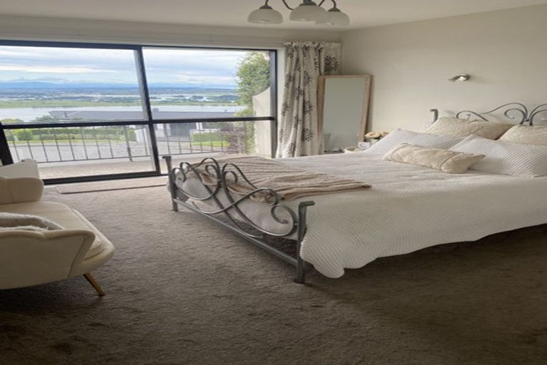 Photo of property in 2/7 Brigid Place, Mount Pleasant, Christchurch, 8081