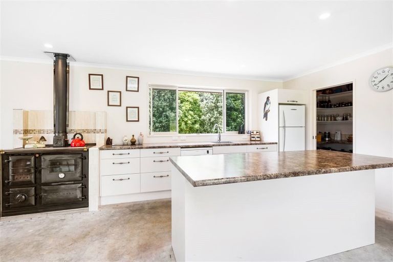 Photo of property in 6 Tavinor Road, Otaika, Whangarei, 0170