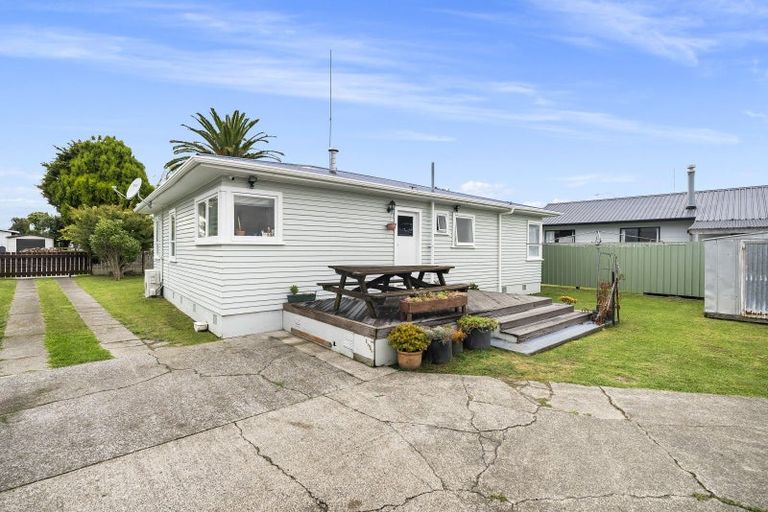 Photo of property in 76 College Road, Edgecumbe, 3120