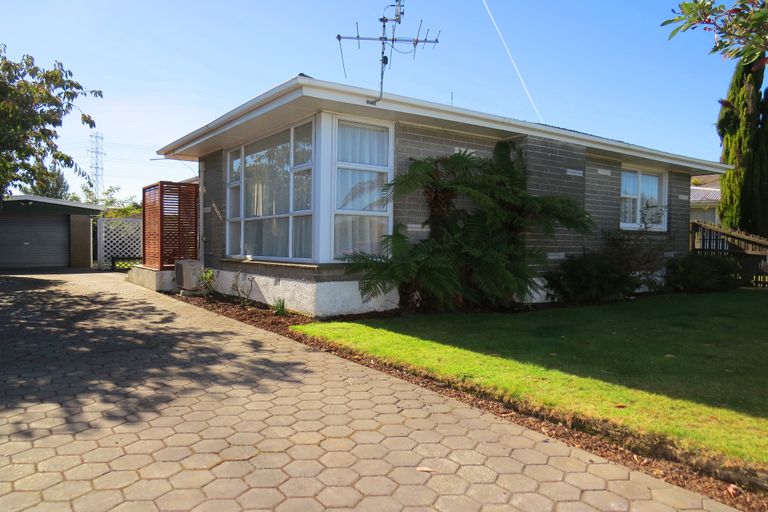 Photo of property in 26 Denise Crescent, Hornby, Christchurch, 8042