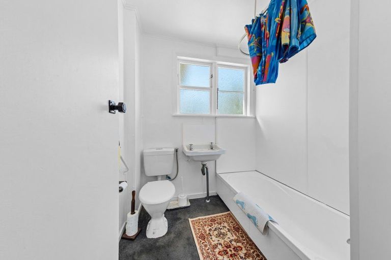 Photo of property in 66 Banks Street, Marfell, New Plymouth, 4310