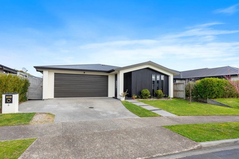 Photo of property in 4 Paiawa Way, Pyes Pa, Tauranga, 3110
