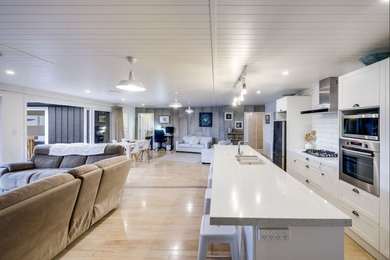 Photo of property in 51 Napier Road, Havelock North, 4130
