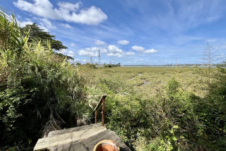 Photo of property in 1/16 Roseburn Place, Pakuranga, Auckland, 2010