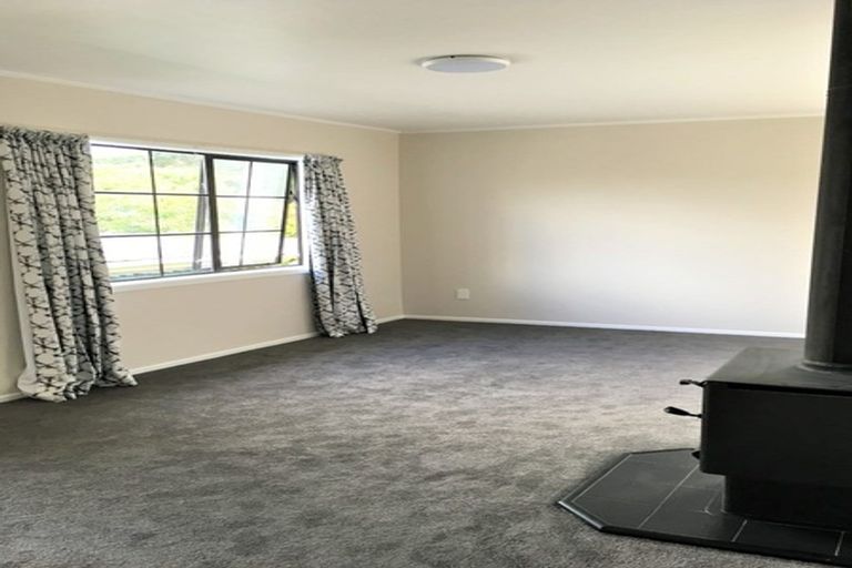 Photo of property in 553 Swanson Road, Ranui, Auckland, 0612
