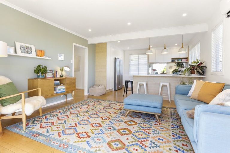 Photo of property in 4 Kapuka Road, Mangere Bridge, Auckland, 2022