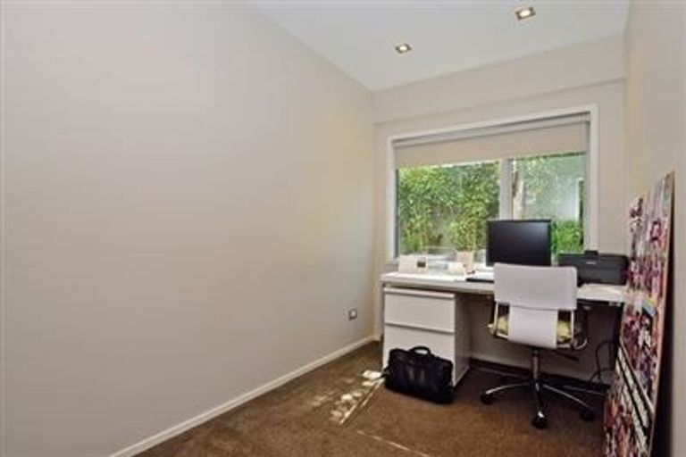 Photo of property in 2/91 Aberdeen Road, Castor Bay, Auckland, 0620