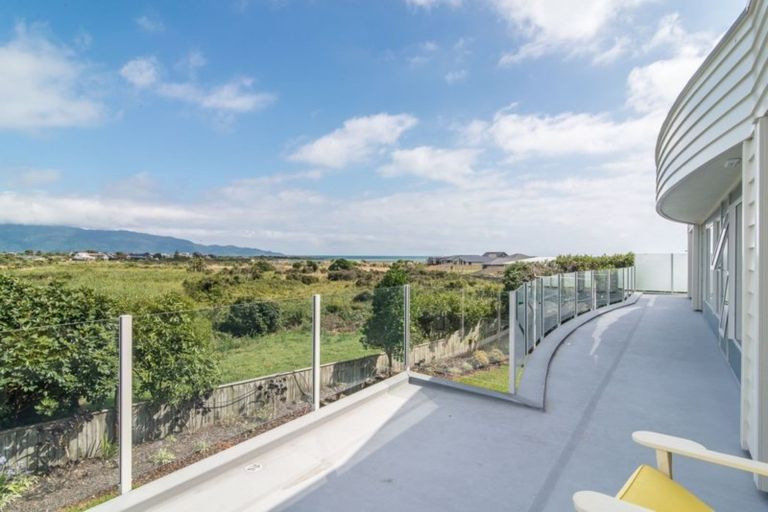 Photo of property in 9 Kotuku Drive, Paraparaumu Beach, Paraparaumu, 5032